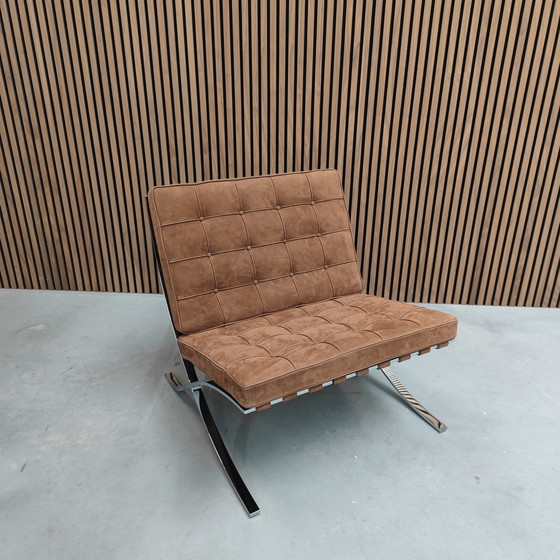 Image 1 of Knoll Barcelona Chair - Nieuw Suede bruin (limited ed.)