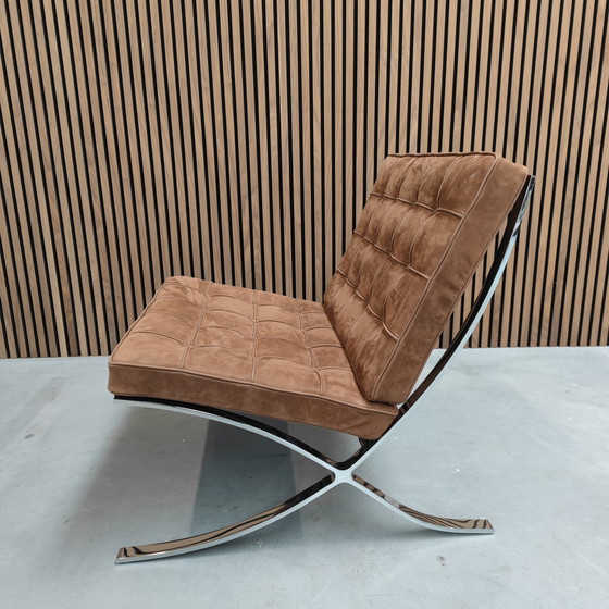 Image 1 of Knoll Barcelona Chair - Nieuw Suede bruin (limited ed.)