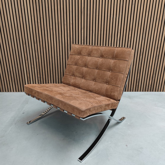 Image 1 of Knoll Barcelona Chair - Nieuw Suede bruin (limited ed.)