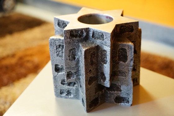 Image 1 of Brutalistische vintage kandelaar van massief aluminium, jaren 1960