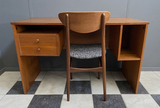 Image 1 of Houten bureau 1960