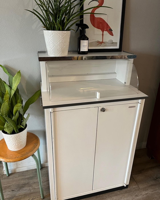 Image 1 of Vintage Drankkast / Apotheekkast