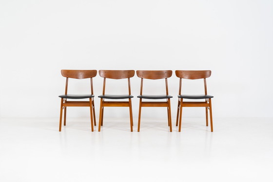 Image 1 of Set van 4 Mosbøl eetkamerstoelen van Findahl (Denemarken, 1960S).