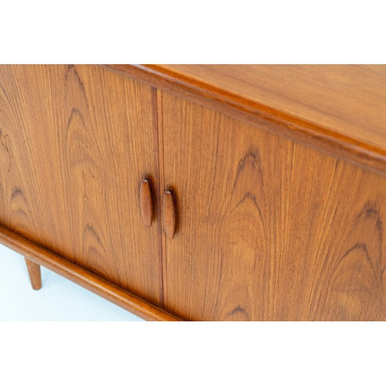 Image 1 of Vintage teakhouten dressoir met jaloeziedeuren van Svend Dyrlund