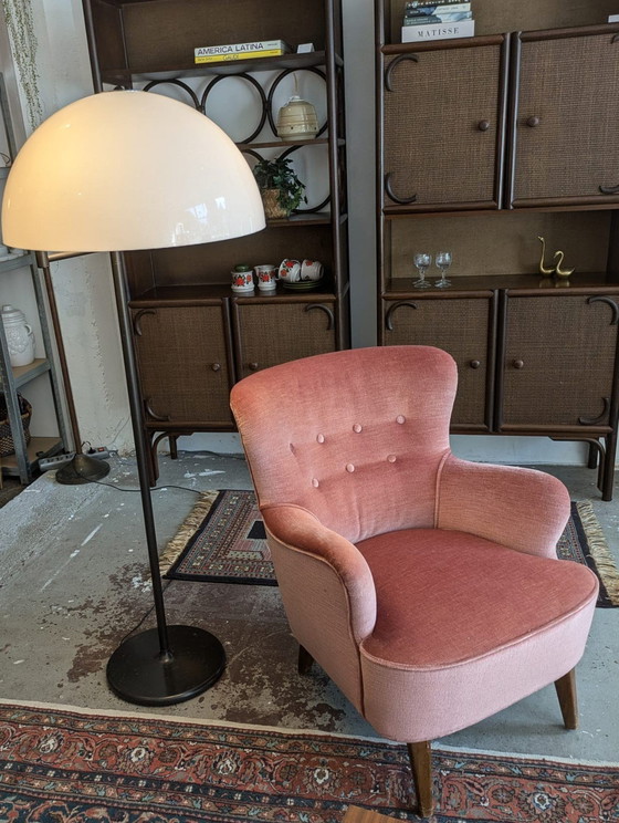 Image 1 of Vintage Artifort Roze Fauteuil  Theo Ruth