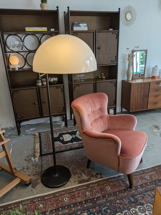 Image 1 of Vintage Artifort Roze Fauteuil  Theo Ruth