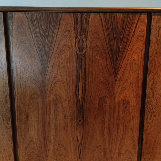 Image 1 of Vintage driedeurs kledingkast in palissander