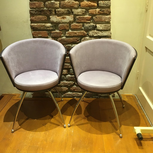 2x Leolux model 917 stoelen