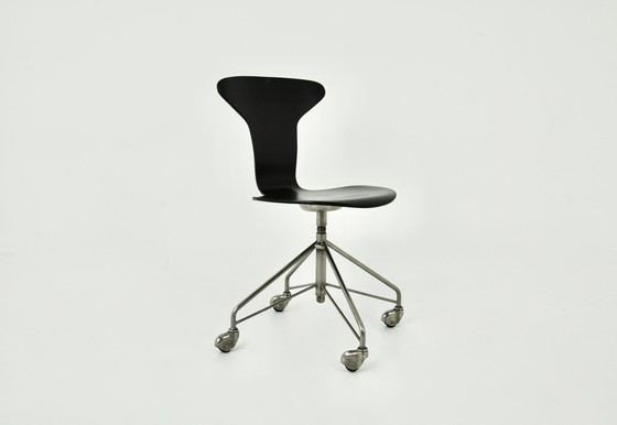 Image 1 of Fritz Hansen stoel model 3117 van Arne Jacobsen