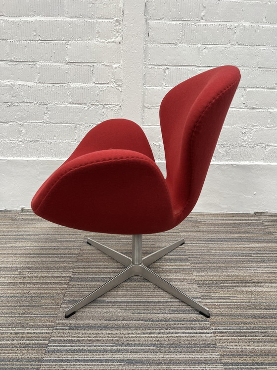 Image 1 of 1X Fritz Hansen Swan Chair