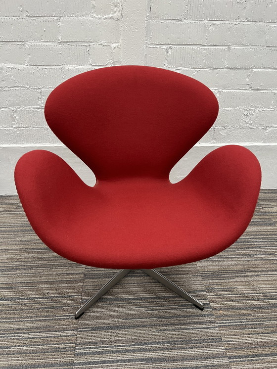 Image 1 of 1X Fritz Hansen Swan Chair