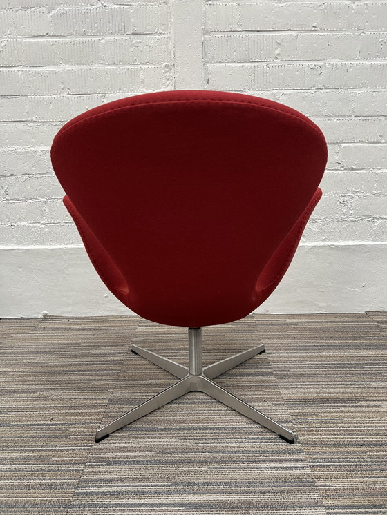 Image 1 of 1X Fritz Hansen Swan Chair