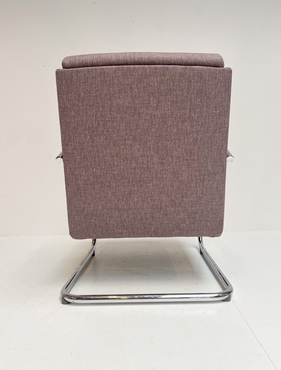 Image 1 of Lavendelkleurige Eminent Fauteuil Van Ahrend De Cirkel, 1950'S