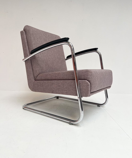 Image 1 of Lavendelkleurige Eminent Fauteuil Van Ahrend De Cirkel, 1950'S