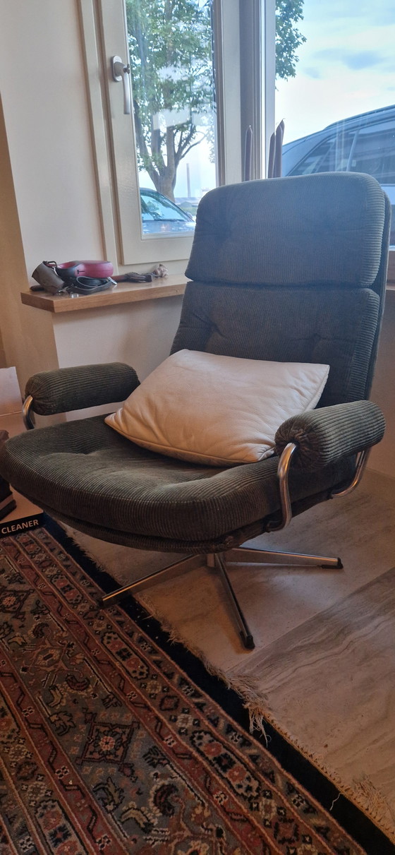 Image 1 of Vintage groene relax draai fauteuil