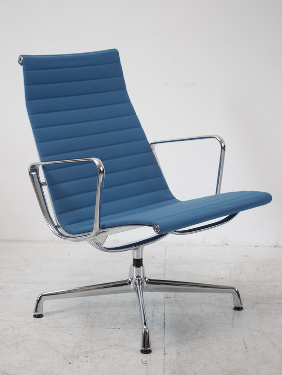 Image 1 of Vitra Eames Ea116 fauteuil