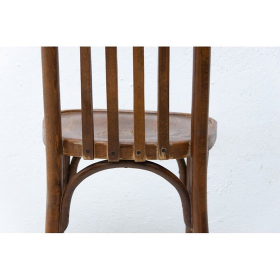 Image 1 of Beukenhouten en gebogen houten vintage stoel van Thonet, Tsjecho-Slowakije 1950
