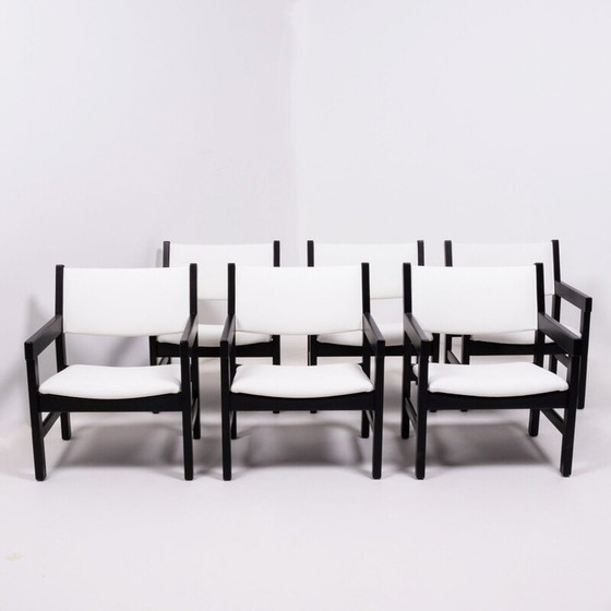 Image 1 of Set van 6 mid century eetkamerstoelen in wit van Hans Wegner voor GETAMA