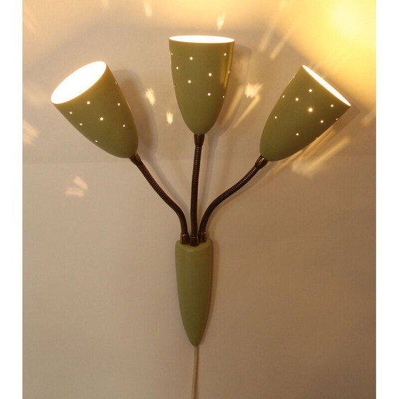 Image 1 of Italiaanse vintage wandlamp in pastelgroen 1950