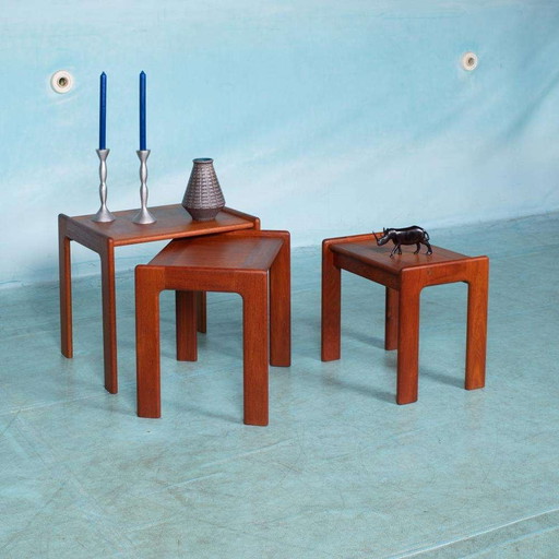 Space age bijzettafels teak Danish vintage nesting tables