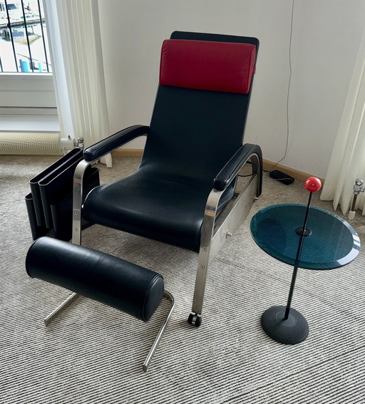 Tecta fauteuil met hocker, lamp, lectuurbak + tafeltje