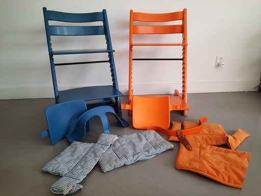 2x Stokke Tripp Trapp Stoelen Inclusief Accessoires