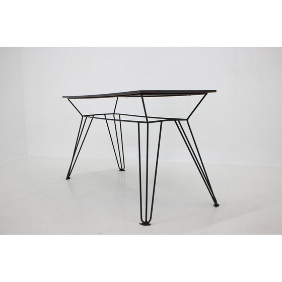 Image 1 of Vintage walnootfineer bijzettafel, Tsjecho-Slowakije 1970