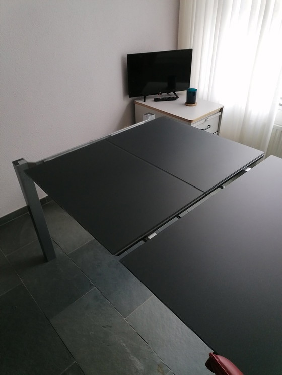 Image 1 of Tafel Leolux