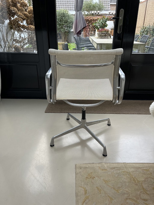 2X Vitra Eames 108 Netweave Chroom Bureaustoel