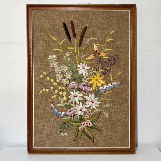 Image 1 of Vintage Mcm needlepoint muurkunst boeket wilde bloemen