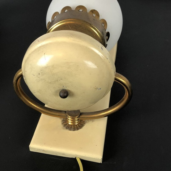 Image 1 of Paar vintage koperen gelakte en opaline glazen wandlampen Italië 1950