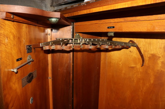 Image 1 of Art Deco Compactum Ltd  Herenkledingskast In Walnoot