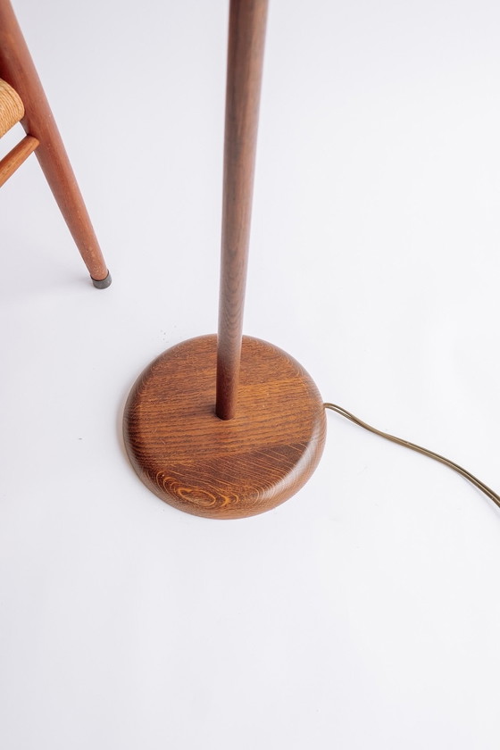 Image 1 of Vintage Houten Vloerlamp Met Messing Kapjes