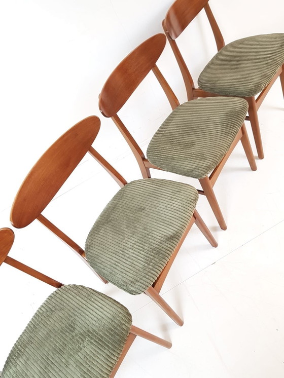 Image 1 of 4 Vintage Deense Farstrup Stoelen | Nieuw Gestoffeerd Groene Rib