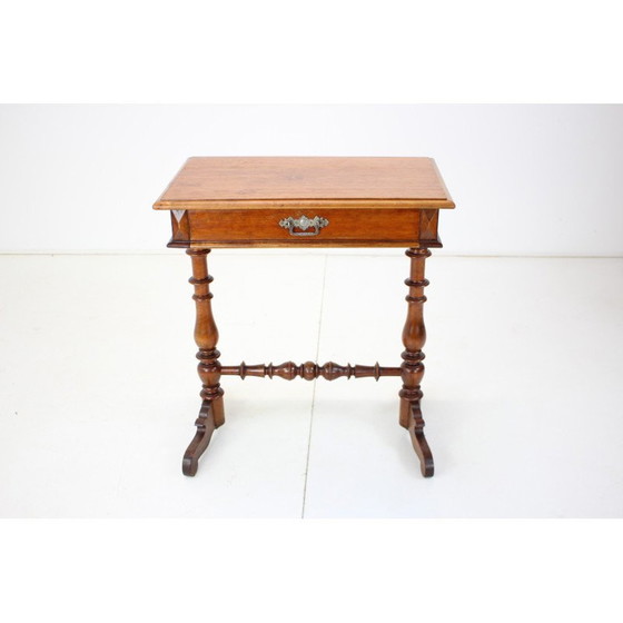Image 1 of Vintage naaitafel van massief hout en fineer, 1895