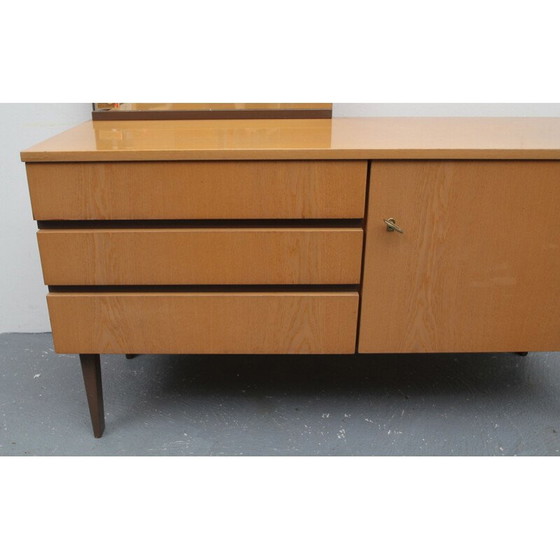 Image 1 of Vintage essenhouten dressoir met spiegel, Duitsland 1960