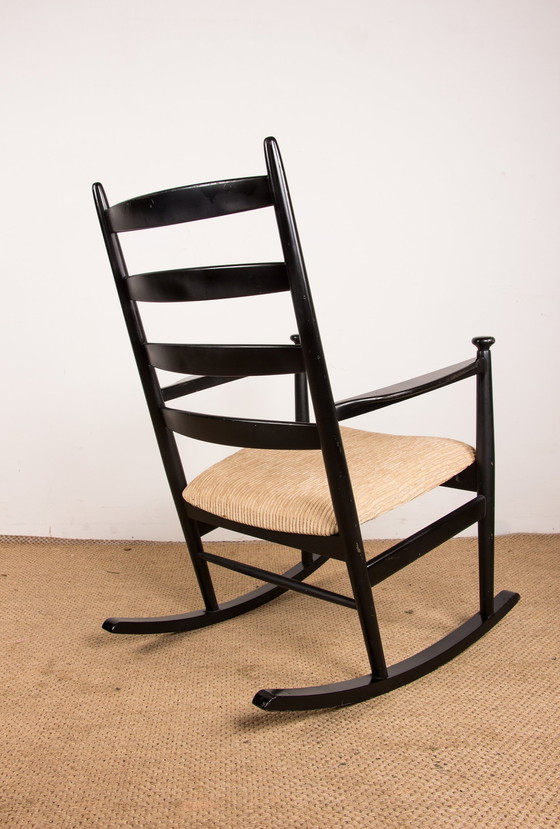 Image 1 of Een schommelstoel in gelakt teakhout en stof Model 218 van Thomas Harlev voor Farstrup Savvaek 1960.