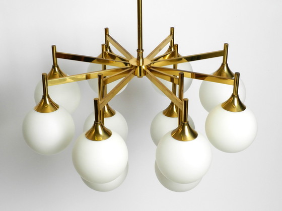 Image 1 of Grote Originele 60S Space Age Kaiser messing plafondlamp met 12 witte glazen bollen