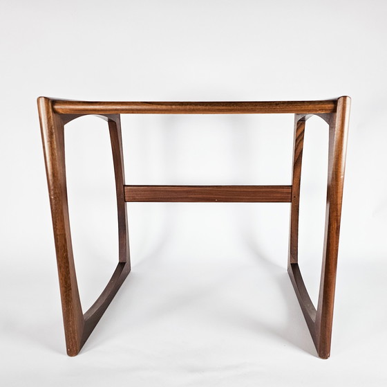 Image 1 of G plan - design Victor Wilkins - bijzettafels (2)  - teak - gesigneerd - Engeland - 60's