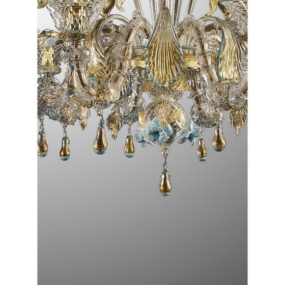 Image 1 of Eigentijdse Venetiaanse transparant-gouden kroonluchter van Murano-glas met bladeren en turquoise bloemen