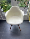 Vitra Eames Daw