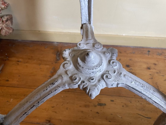 Image 1 of Bijzettafel Queridon Gietijzer  Met Houten Blad Frans Vintage