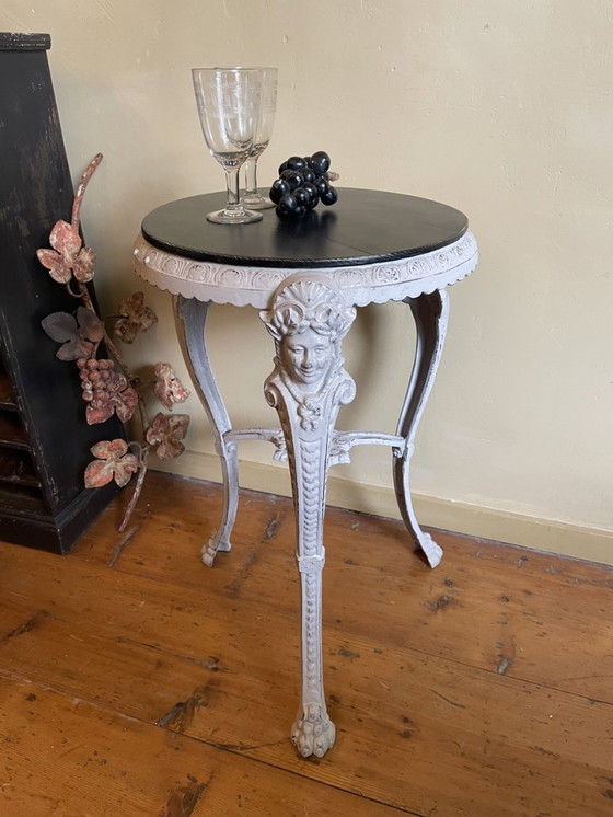 Image 1 of Bijzettafel Queridon Gietijzer  Met Houten Blad Frans Vintage