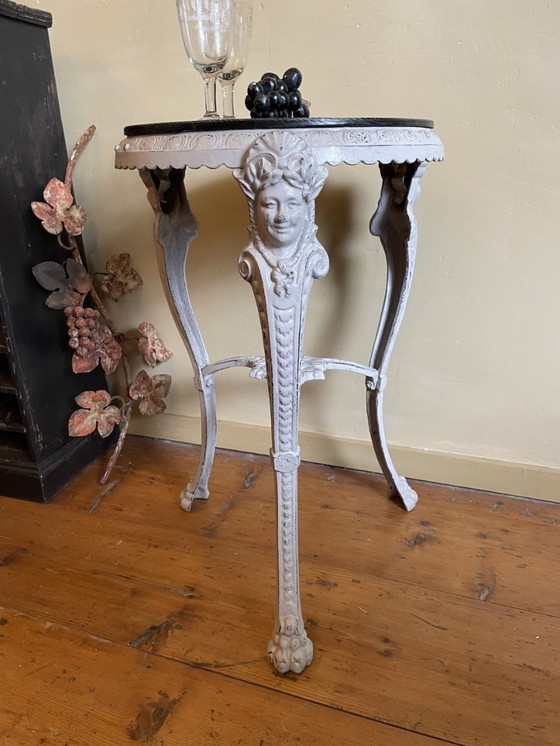 Image 1 of Bijzettafel Queridon Gietijzer  Met Houten Blad Frans Vintage