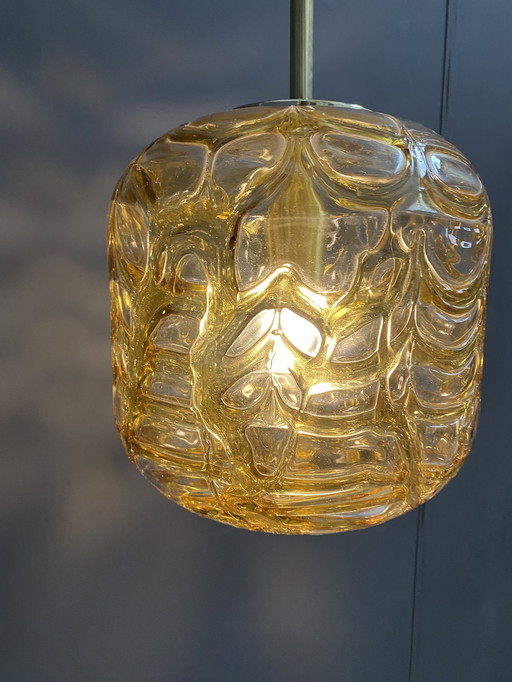 Amberkleurige Doria Leuchten hanglamp 1960