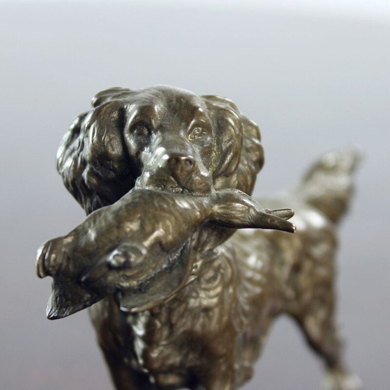 Image 1 of Vintage bronzen beeld van jagende retriever, Tsjecho-Slowakije jaren 1930