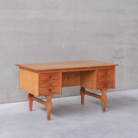 Image 1 of Deens eikenhouten bureau Mid Century, 1960