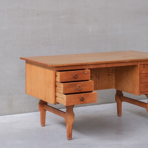 Image 1 of Deens eikenhouten bureau Mid Century, 1960