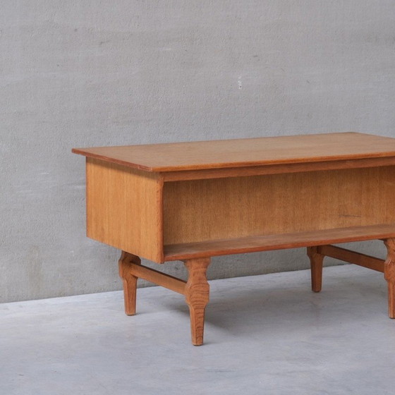 Image 1 of Deens eikenhouten bureau Mid Century, 1960