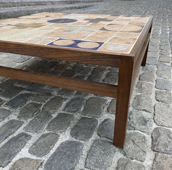 Image 1 of Een keramische salontafel van Tue Poulsen, Denemarken, jaren 1960